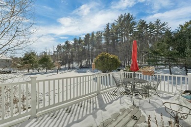 An inviting end unit townhouse-style condominium, minutes to - photo 19