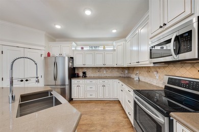Beautifully Upgraded Lake View Home with Private Mother-In-Law - photo 27