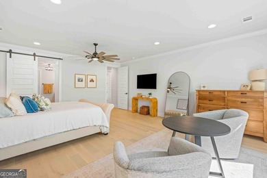 NEW PRICE! Nearly 6,000 sq ft of total potential living space in - photo 29