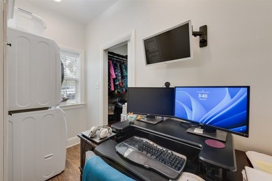 Beautifully Upgraded Lake View Home with Private Mother-In-Law - photo 33