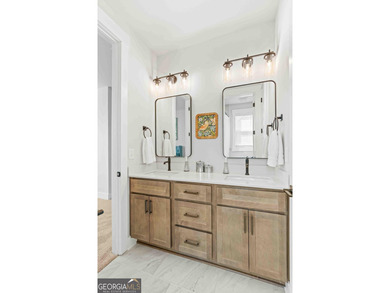NEW PRICE! Nearly 6,000 sq ft of total potential living space in - photo 35