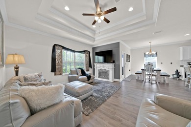 LOCATION! GATED COMMUNITY! MOVE IN READY! RENTALS SIX MONTHS OR - photo 2