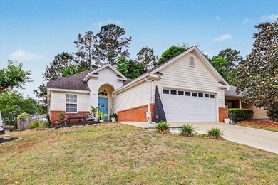 Spacious 4-bedroom, 2-bath home situated on a desirable corner - photo 3
