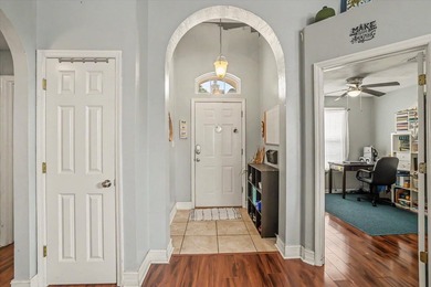 Spacious 4-bedroom, 2-bath home situated on a desirable corner - photo 4