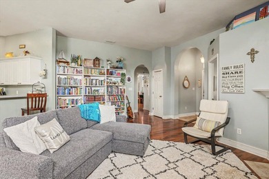Spacious 4-bedroom, 2-bath home situated on a desirable corner - photo 9