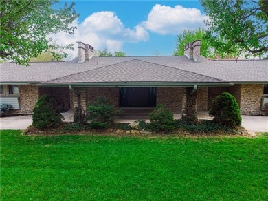 (private lake, pond, coastal) Home For Sale in Kansas City Missouri