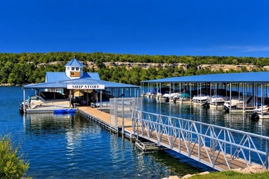 Turnkey lake living awaits in this beautifully furnished 2 - photo 31