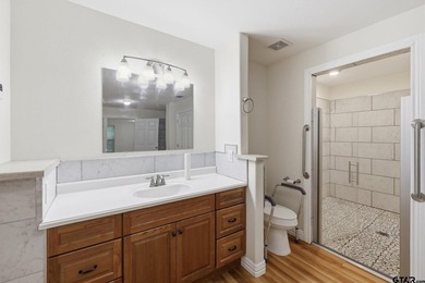 Discover the perfect blend of country charm and modern comfort - photo 13