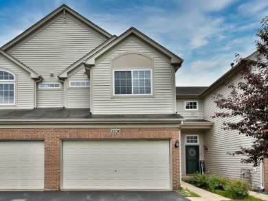 Lake Townhome/Townhouse For Sale in Carpentersville, Illinois