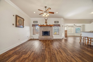 Welcome to your perfect lake retreat in Gordon, Texas! Just a - photo 9