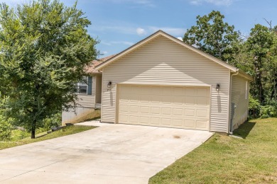 Lake Taneycomo Home For Sale in Branson Missouri