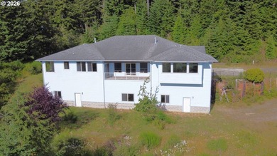 Enjoy peaceful COASTAL LIVING in this custom-built 2006 home - photo 3
