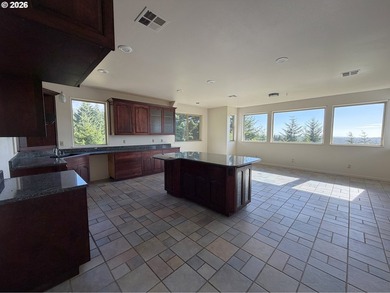 Enjoy peaceful COASTAL LIVING in this custom-built 2006 home - photo 10