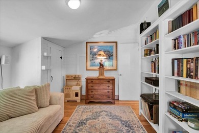 Don't let the size fool you, this beautifully updated 3-bedroom - photo 12