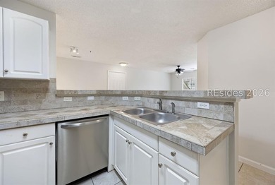 This 3BR/2BA villa at The Estate at Westbury offers a bright - photo 15