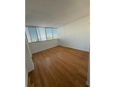 Beautiful unit, 2 split bedrooms. great view. Great investment - photo 22