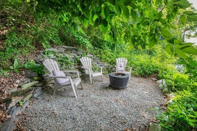 Don't let the size fool you, this beautifully updated 3-bedroom - photo 33