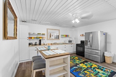 Welcome to this one-of-a-kind Steinhatchee retreat offering - photo 9