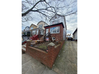 Single-family home in East Flatbush, Brooklyn. This property - photo 3