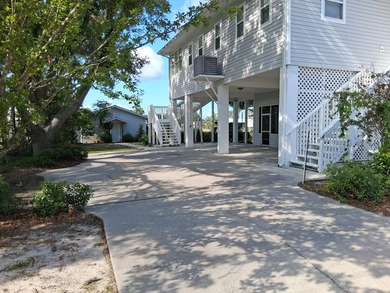 RARE OPPORTUNITY!!! Beautiful Suwannee, Florida home on Holiday - photo 10