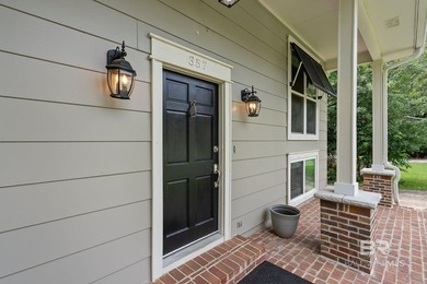 Welcome to this charming home located in the heart of Fairhope! - photo 4