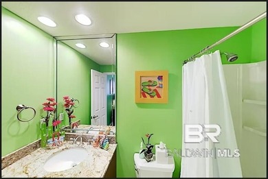 Fantastic Views from this 9th Floor Corner Unit! Four Seasons is - photo 4