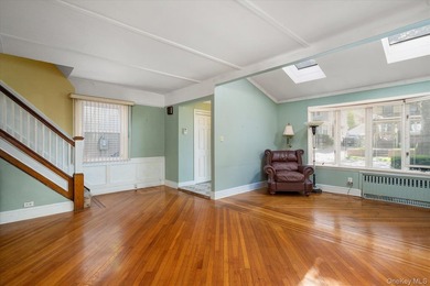 Beautifully Maintained 4-Bedroom Colonial Offering The Perfect - photo 9