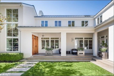 Set on the tranquil shores of Genet Creek, this modern - photo 11
