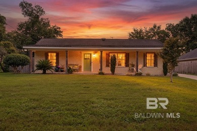 Gorgeous Coastal Home with exceptional craftsmanship and - photo 2