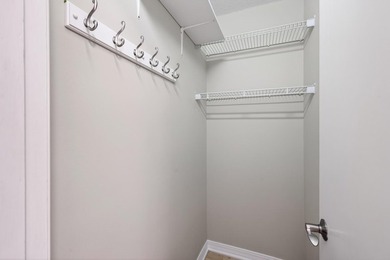 This sunny 1BR/1BA condo includes a heated, underground parking - photo 15