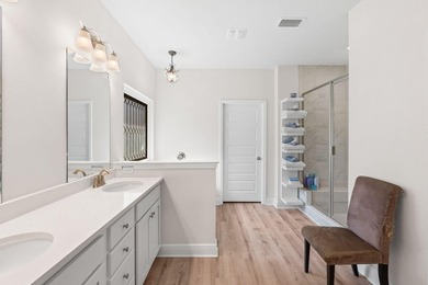 Welcome to this beautifully maintained single-story ranch style - photo 33