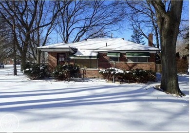 Lake Saint Clair Home Active Under Contract in Saint Clair Shores Michigan