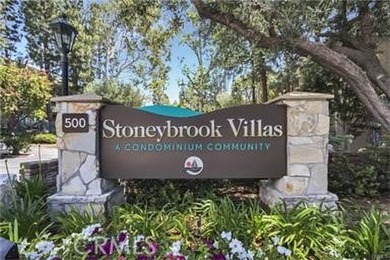 Beautiful turnkey mid-level unit with views of trees, greenery - photo 2