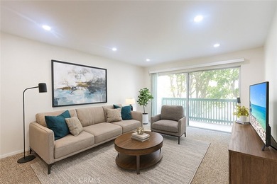 Beautiful turnkey mid-level unit with views of trees, greenery - photo 3