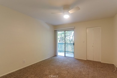 Beautiful turnkey mid-level unit with views of trees, greenery - photo 9