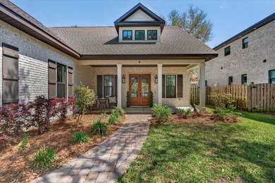 Built in 2021 by renowned local builder Damian Curtis, this 2 - photo 1