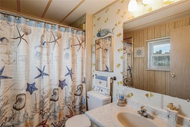 Absolutely adorable, extensively updated and offered partially - photo 13