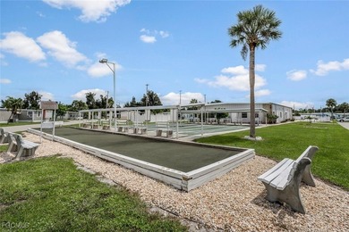 Absolutely adorable, extensively updated and offered partially - photo 23