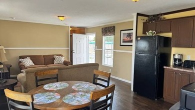 Experience the Florida lifestyle in this beautifully furnished - photo 4