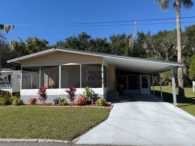 Lake Home For Sale in Leesburg, Florida