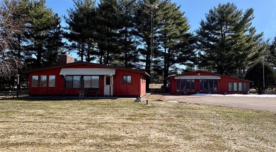 Escape to this charming cabin at the scenic Mississippi River - photo 2
