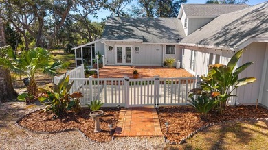 Discover a truly unique home in the heart of Steinhatchee - photo 3