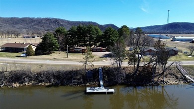 Escape to this charming cabin at the scenic Mississippi River - photo 4