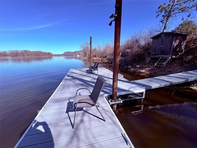 Escape to this charming cabin at the scenic Mississippi River - photo 6