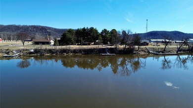 Escape to this charming cabin at the scenic Mississippi River - photo 7