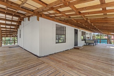 **BEST PRICED DEEP-WATER HOME IN STEINHATCHEE** Escape to the - photo 8