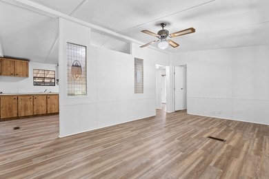 **BEST PRICED DEEP-WATER HOME IN STEINHATCHEE** Escape to the - photo 9