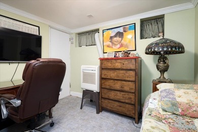 Stunning 3 Bedroom, 3 Bathroom Tudor nestled in the heart of - photo 23