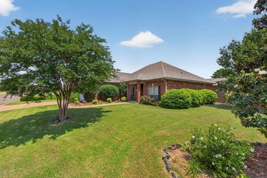 Welcome to your dream retreat! Nestled on a prime corner lot - photo 32