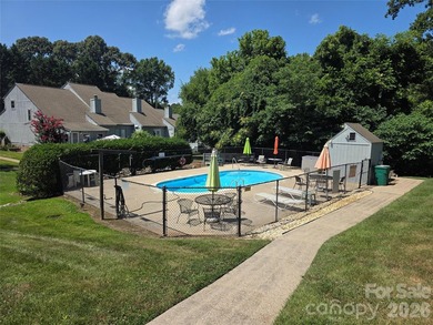 Welcome to this charming townhome in Willow Run! This property - photo 7